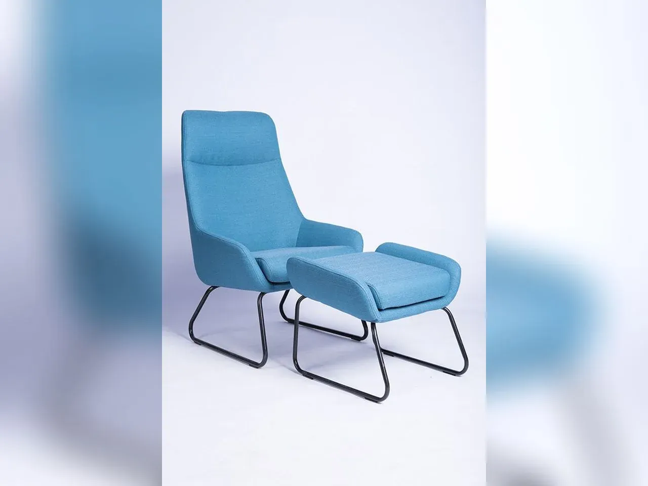 Vinyl vs. PU-Leder auf Restaurantstühlen: die Reinigungs-Rechnung für die Gastronomie — Demu leisure chair range, factory photography